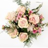 Romantischer Blumenstrauss mit grossköpfigen Rosen Frühlingsstrauss